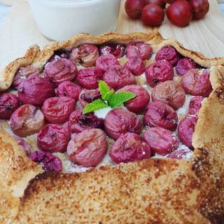 Red gooseberry galette